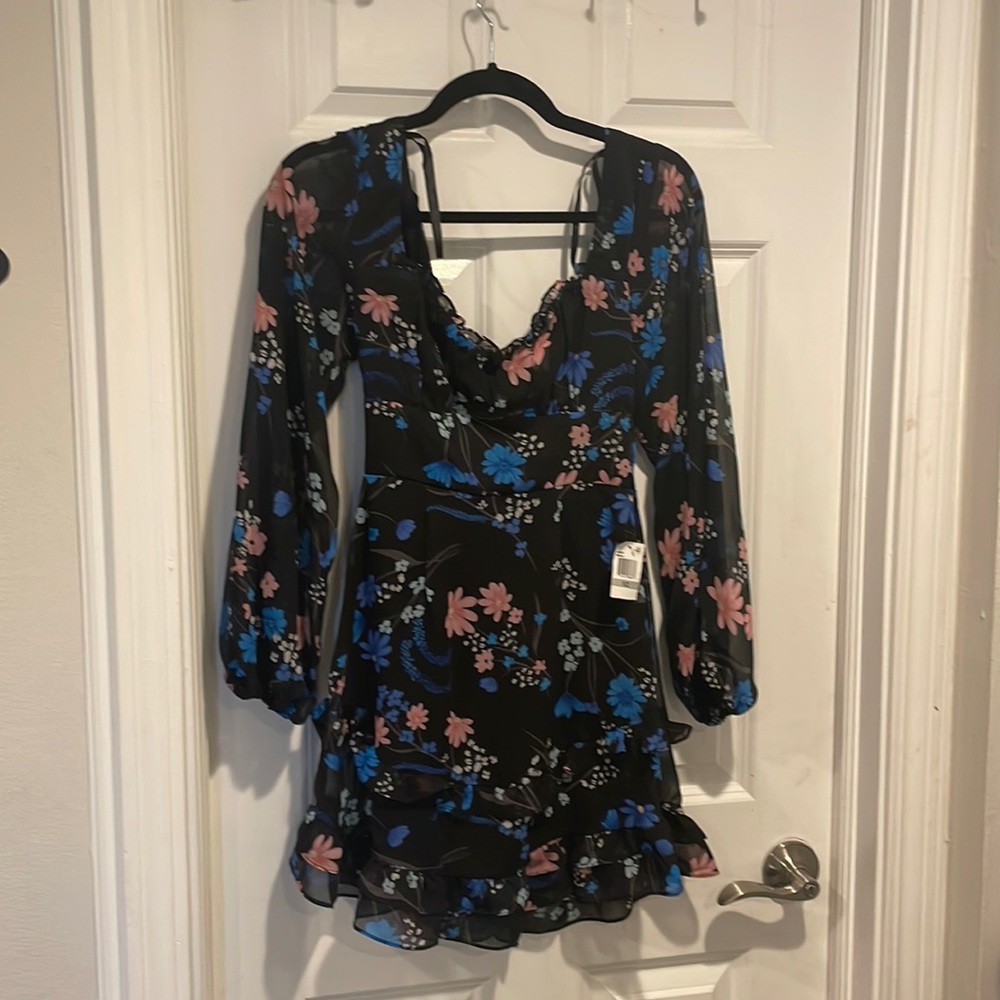 Short long sleeved floral juniors dress